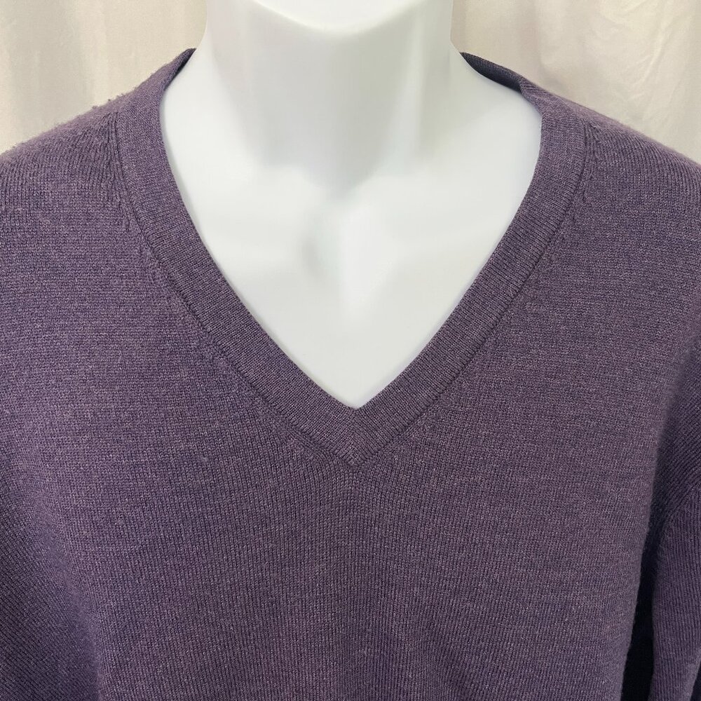 🧶 Brooks Brothers Men’s Solid Purple Merino Wool Blend V-Neck Sweater Medium M
